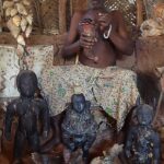 Grand prêtre en meditation pour les travaux spirituels